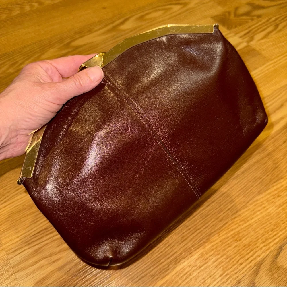 Vintage 1980s Brown Leather‎ Clutch with gold tone Chain Strap